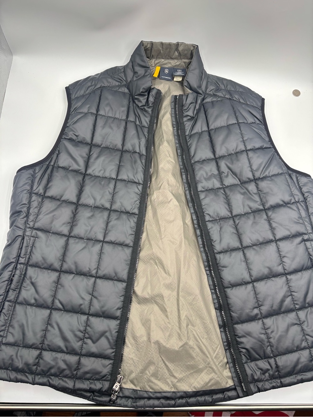 Victorinox Quilted Vest Men’s Black Puffer Primaloft Outdoor Full Zip XXL